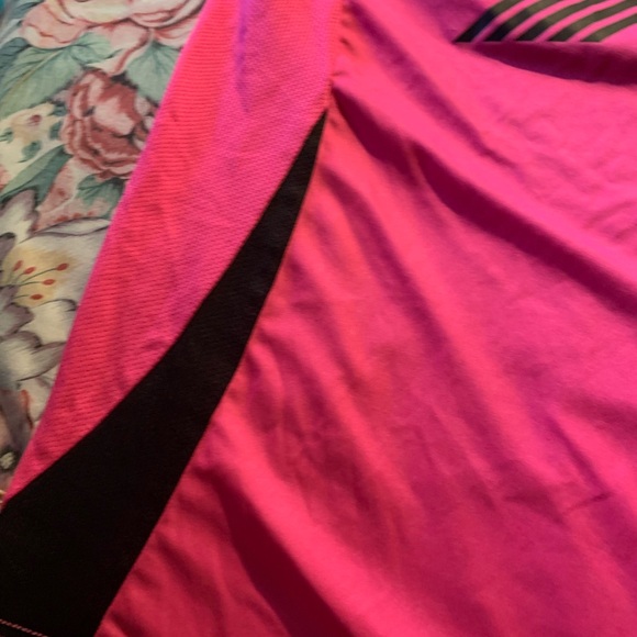 Puma Women's Bright Pink Short Sleeve Tee Size Medium - Picture 2 of 13